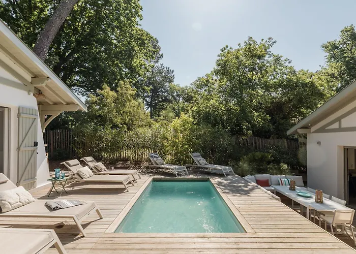 Villa Charmante - Proche - Quartier De La Coorniche