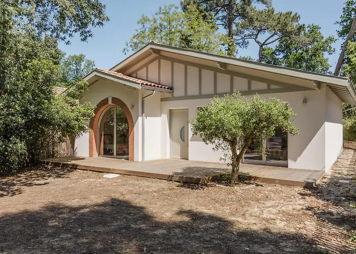 Villa Charmante - Proche - Quartier De La Coorniche